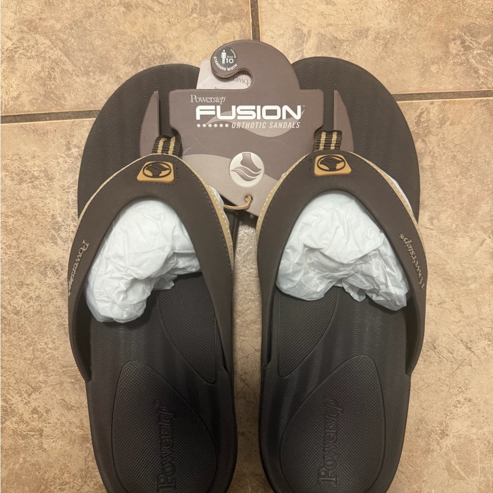 Men’s Powerstep Fusion Orthotic Sandals in Brown size 10